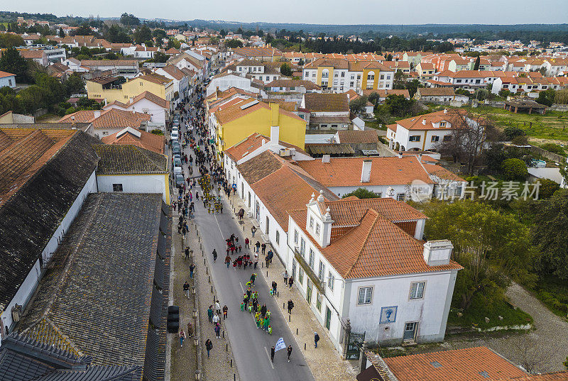 Children parading at the Children's Carnival in Setúbal